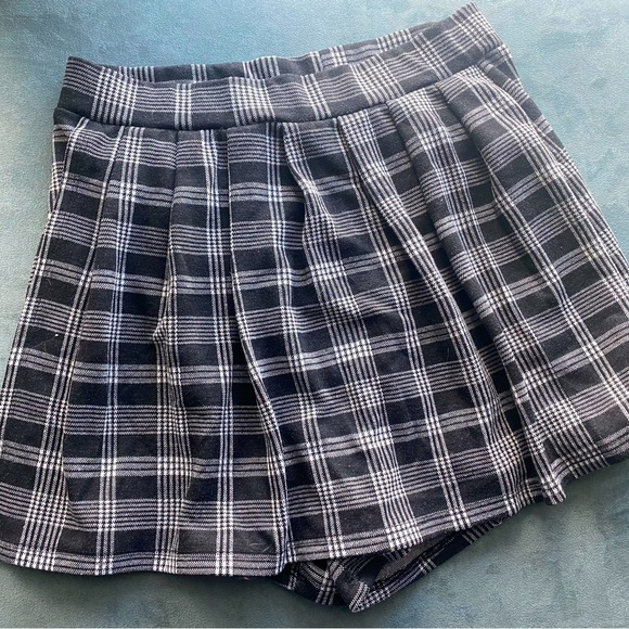 Papaya black plaid skort - Picture 1 of 3